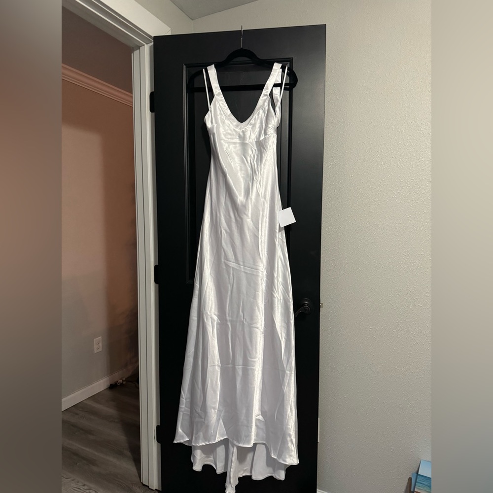 Perfectly Classy White Satin Strappy Maxi Dress M